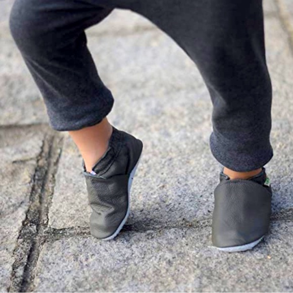 Sayoyo leather grey elastic slip on shoe 5.5’ 12-18 months - Picture 2 of 7